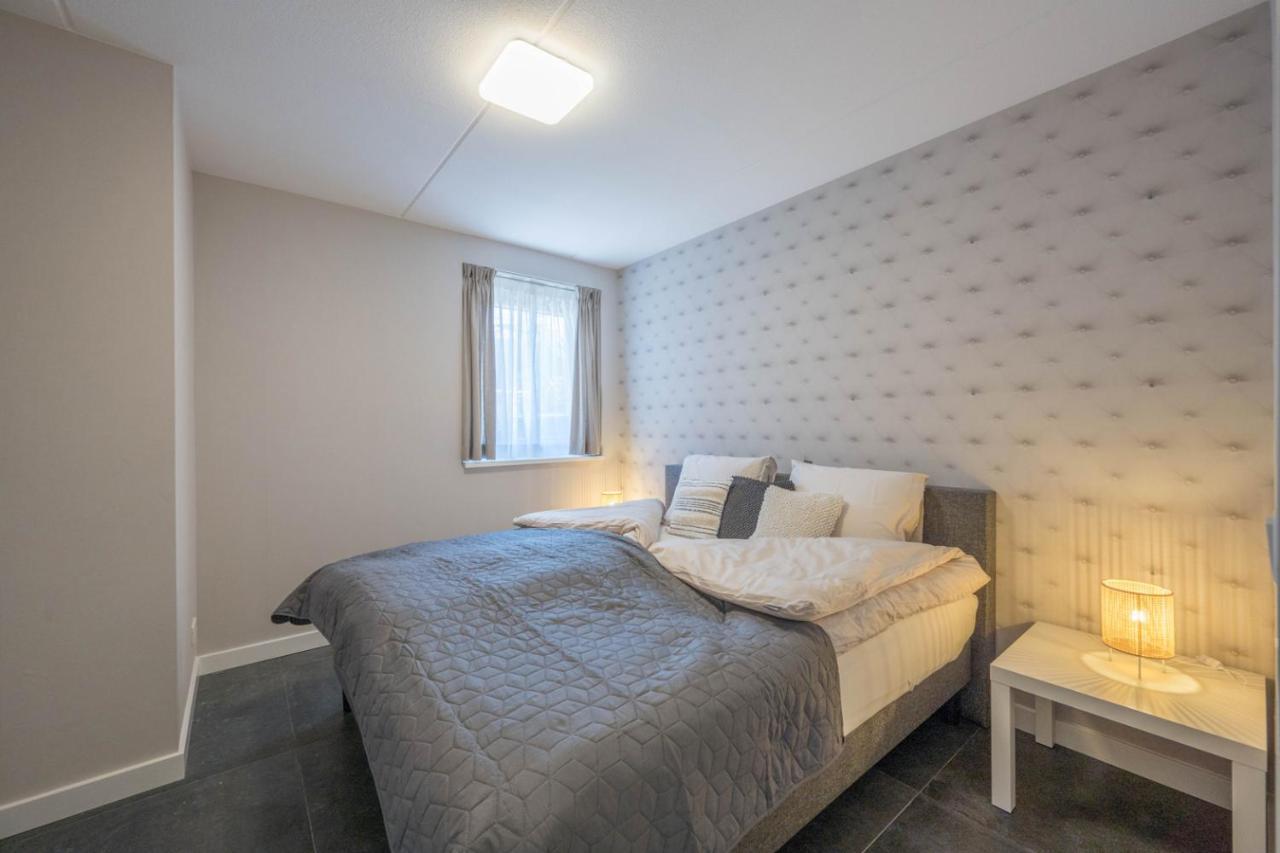 Meerzicht 24 - Luxury Family Accommodation With Beautiful Lake Side View Uitgeest Экстерьер фото