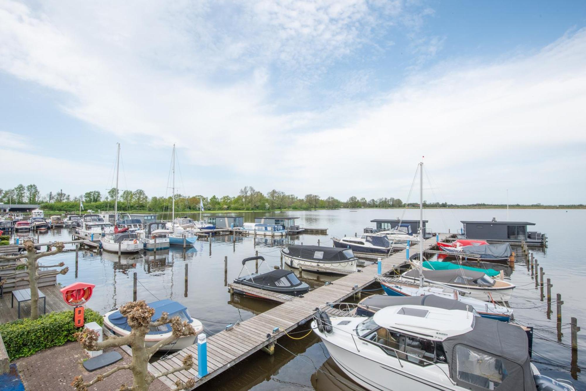 Meerzicht 24 - Luxury Family Accommodation With Beautiful Lake Side View Uitgeest Экстерьер фото
